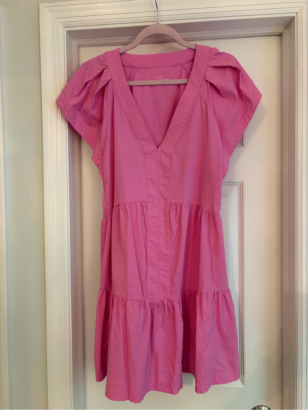 Vineyard Vines
Performance Harbor Tiered
Dress Large Pink 2025
Collection